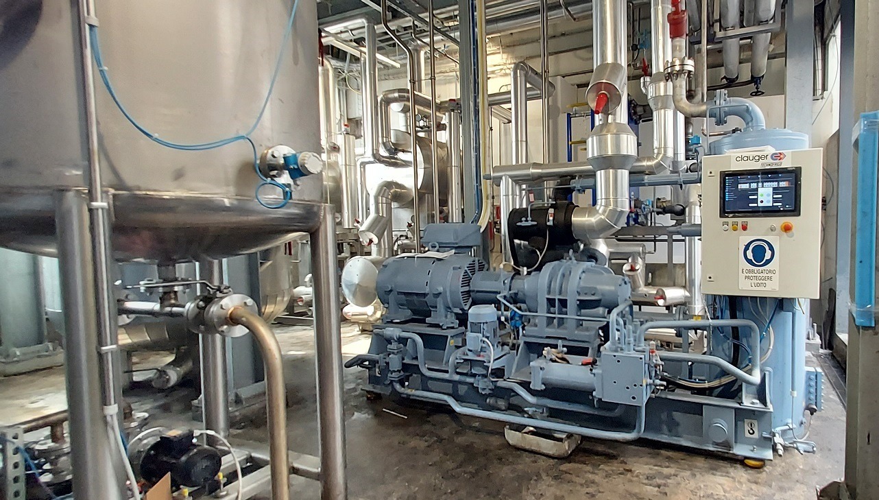 L’installazione utilizza l’innovativa tecnologia del “Dry condensing”, ovvero un sistema di realizzazione del vuoto di tipo criogenico che consente di condensare il vapore acqueo